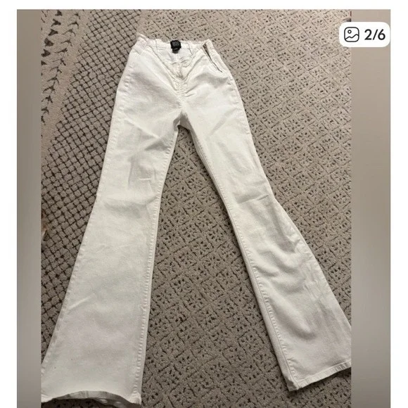 BDG Urban Outfitters V-Front Ruched Flare Jeans White Size 29 Exc Cond - Picture 2 of 6